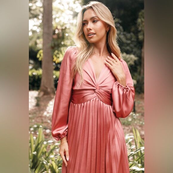 Petal & Pup NWT NOELLE TWIST FRONT PLEATED MIDI DRESS - BLUSH XS - Picture 3 of 7